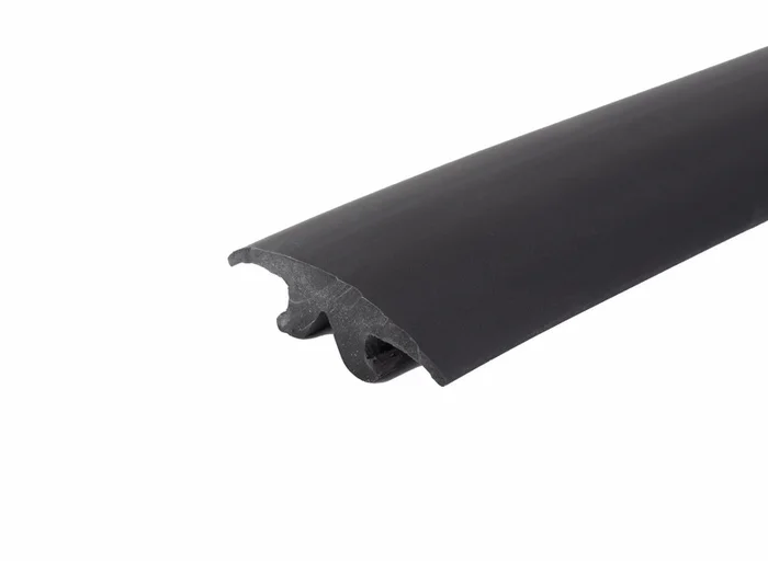 Abdeckprofil glatt – 2,5 m Länge – Schwarz