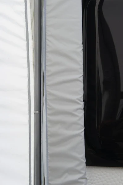 Andrückstange & Schaumstoffwulst zur Anbindung an den Caravan