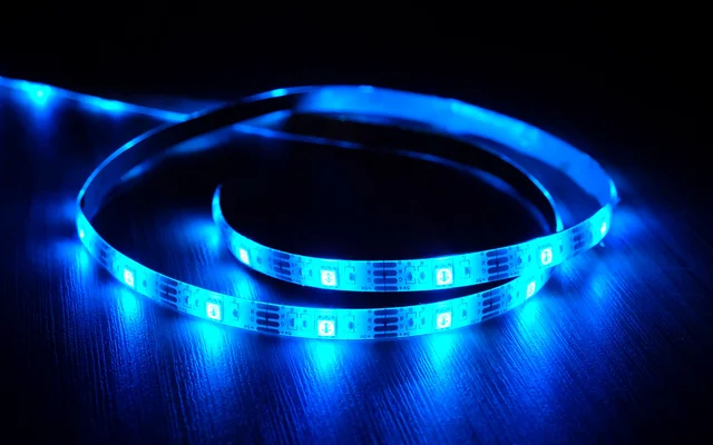Megalight Strip DIM dimmbare LED Lichtleiste mit verschiedenen Farbmodi 2 Meter