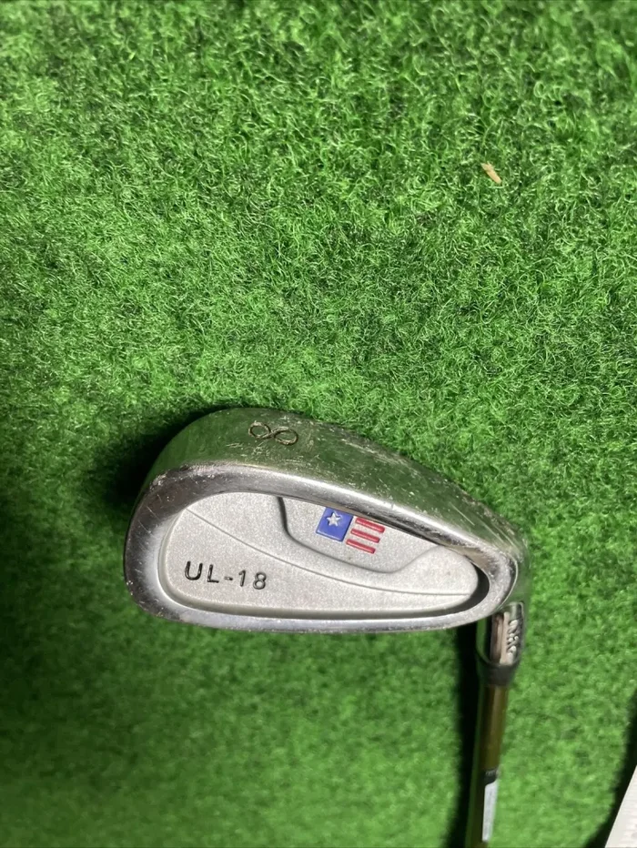 USKG UL-18 – 8-Eisen – Kinder (Graphit, 32,5 Zoll, Rechtshändig)