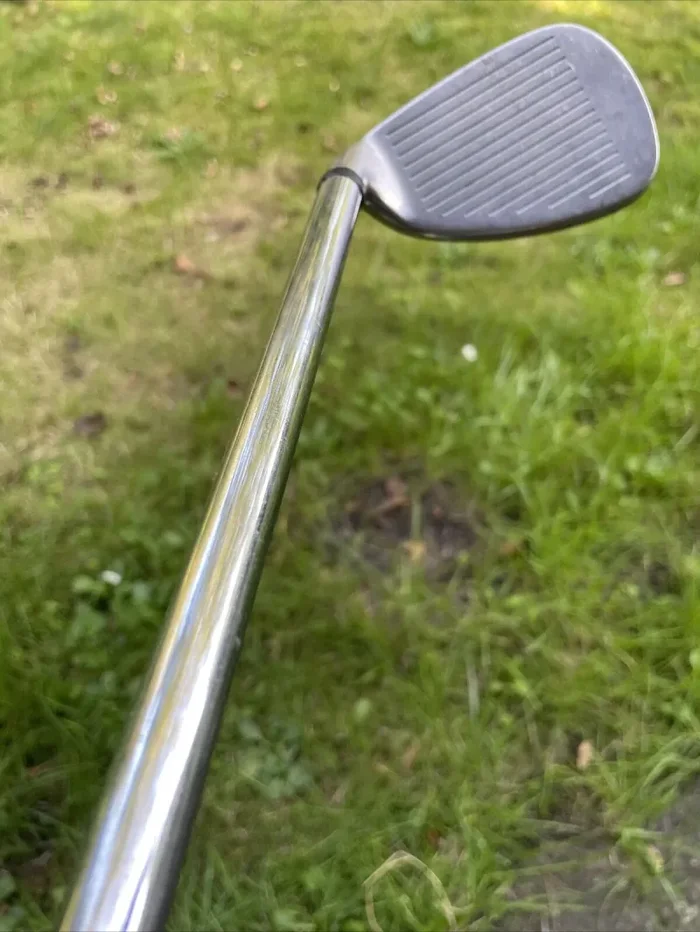 WILSON Deep Red Sand Wedge – Herren (Stahl, 35,5 Zoll, Rechtshändig) – Bild 3