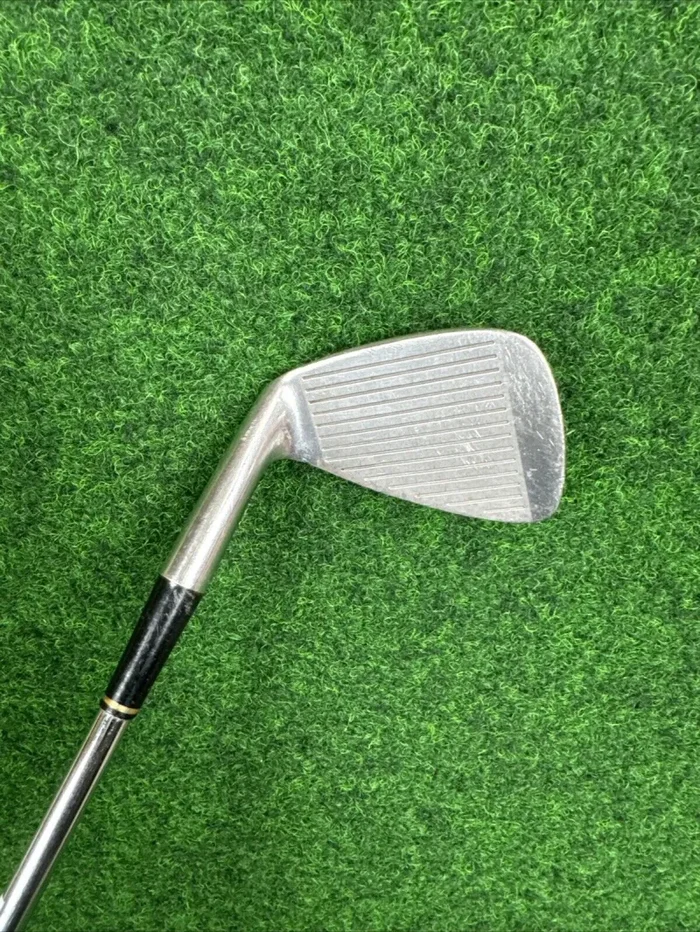 WILSON Patty Berg 8-Eisen – Damen (Stahl, 35,5 Zoll, Rechtshändig) – Bild 2